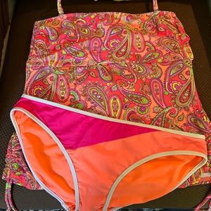 Two piece tankini bright paisley swimsuit size large